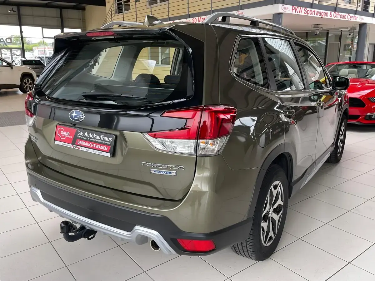 Gebraucht Subaru Forester Trend 150 PS (110 kW) 2022 Autumn green (m) SUV