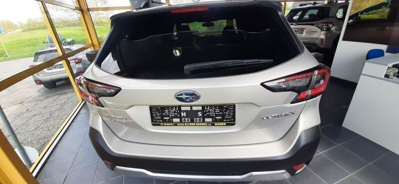Neu Subaru Outback Premium 169 PS (124 kW) 2025 Gold SUV