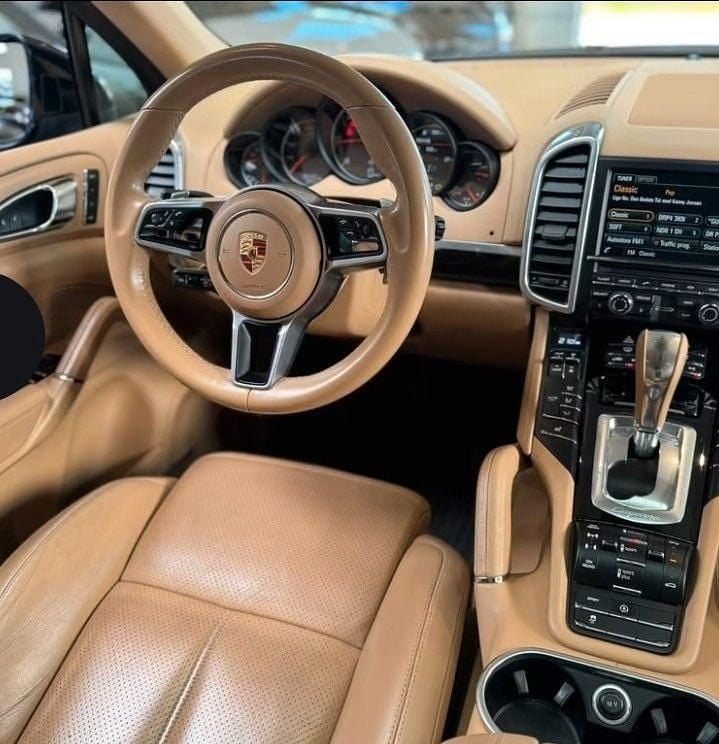 Second-hand Porsche Cayenne 262 CP (192 kW) 2016 Albastru SUV