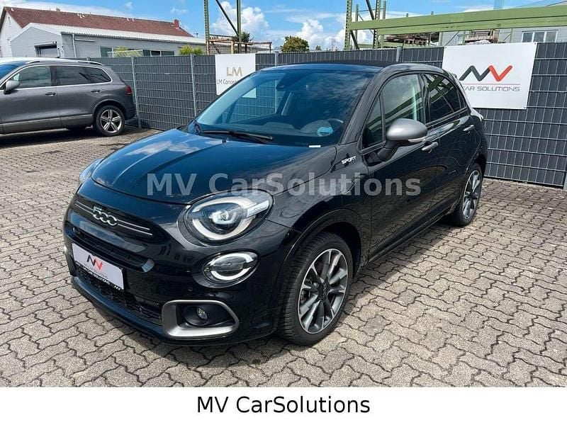 Schwarz (cinema schwarz) Gebraucht 2024 Fiat 500X Dolcevita SUV | 21.400 € (Superpreis) - Bild 1/4