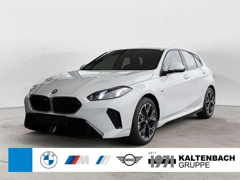 Alpinweiss iii Neu 2025 BMW 120 M Sport Kleinwagen | 36.790 € (Guter Preis) - Bild 1/3