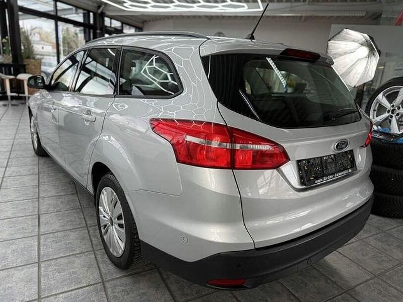 Gebraucht Ford Focus Business Edition 125 PS (91 kW) 2018 Polarsilber metallic Kombi