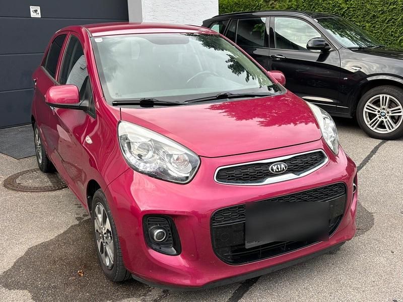 Rot Gebraucht 2016 Kia Picanto DREAM-TEAM Edition Kleinwagen | 3.990 € (Superpreis) - Bild 1/4