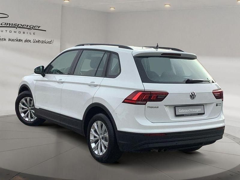 Gebraucht VW Tiguan Trendline 150 PS (110 kW) 2020 Weiß (pure white) SUV
