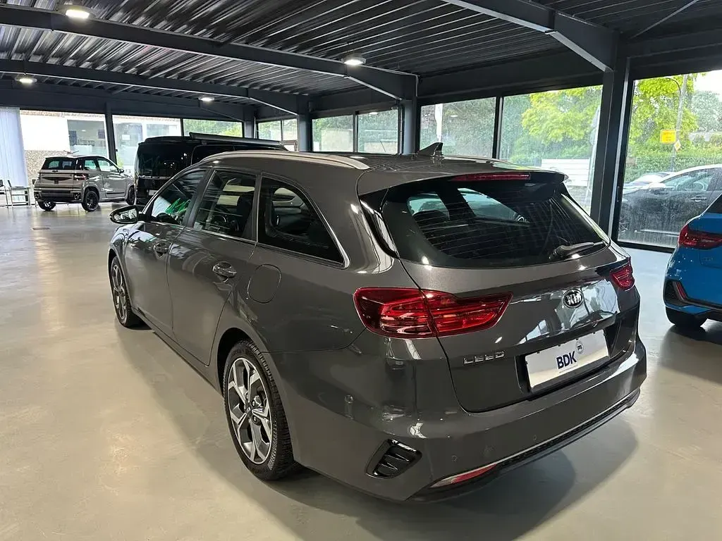 Gebraucht Kia Ceed Spirit 136 PS (100 kW) 2019 Grau Kleinwagen