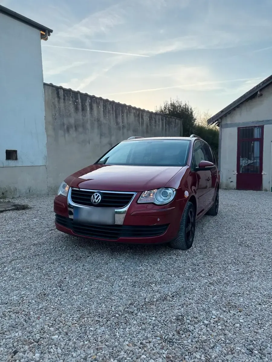 Gebraucht VW Touran 140 PS (102 kW) 2010 Rot Van / Kleinbus