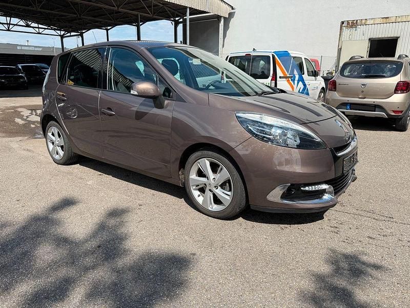 Braun Gebraucht 2012 Renault Scénic III Dynamique Van / Kleinbus | 5.000 € (Fairer Preis) - Bild 1/4