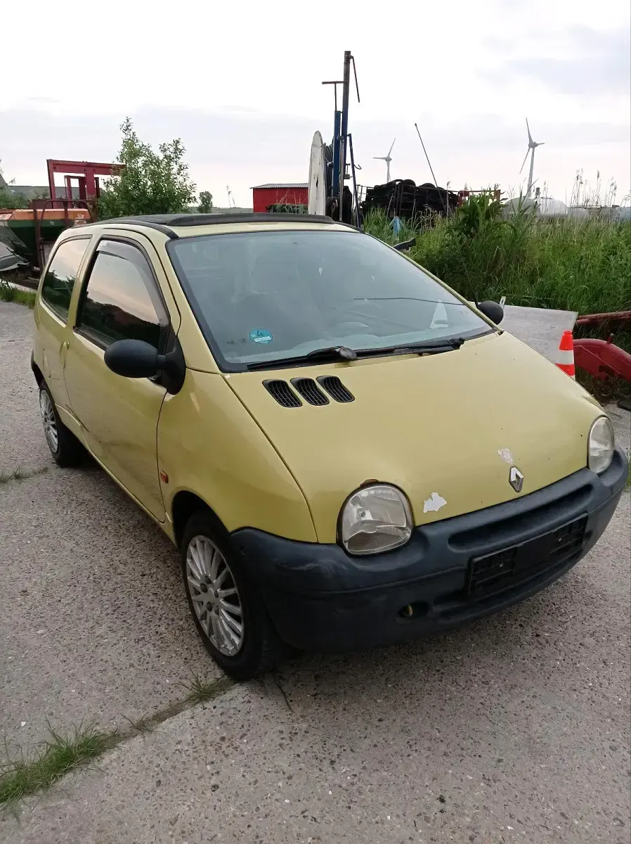 Używany Renault Twingo 58 KM (42 kW) 2001 Żółty Hatchback
