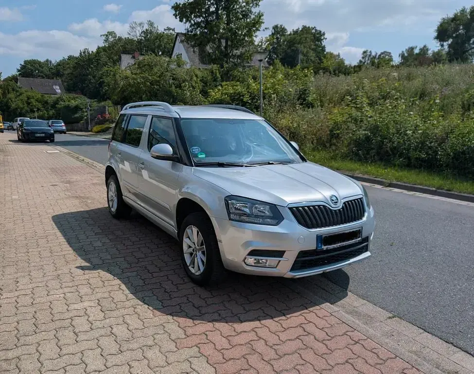Gebraucht Skoda Yeti Ambition 110 PS (80 kW) 2016 Silber SUV