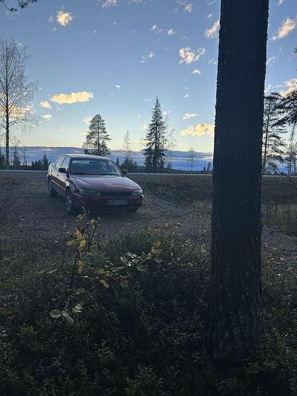 Rot Gebraucht 1991 Toyota Camry Limousine | 2.100 € - Bild 1/4