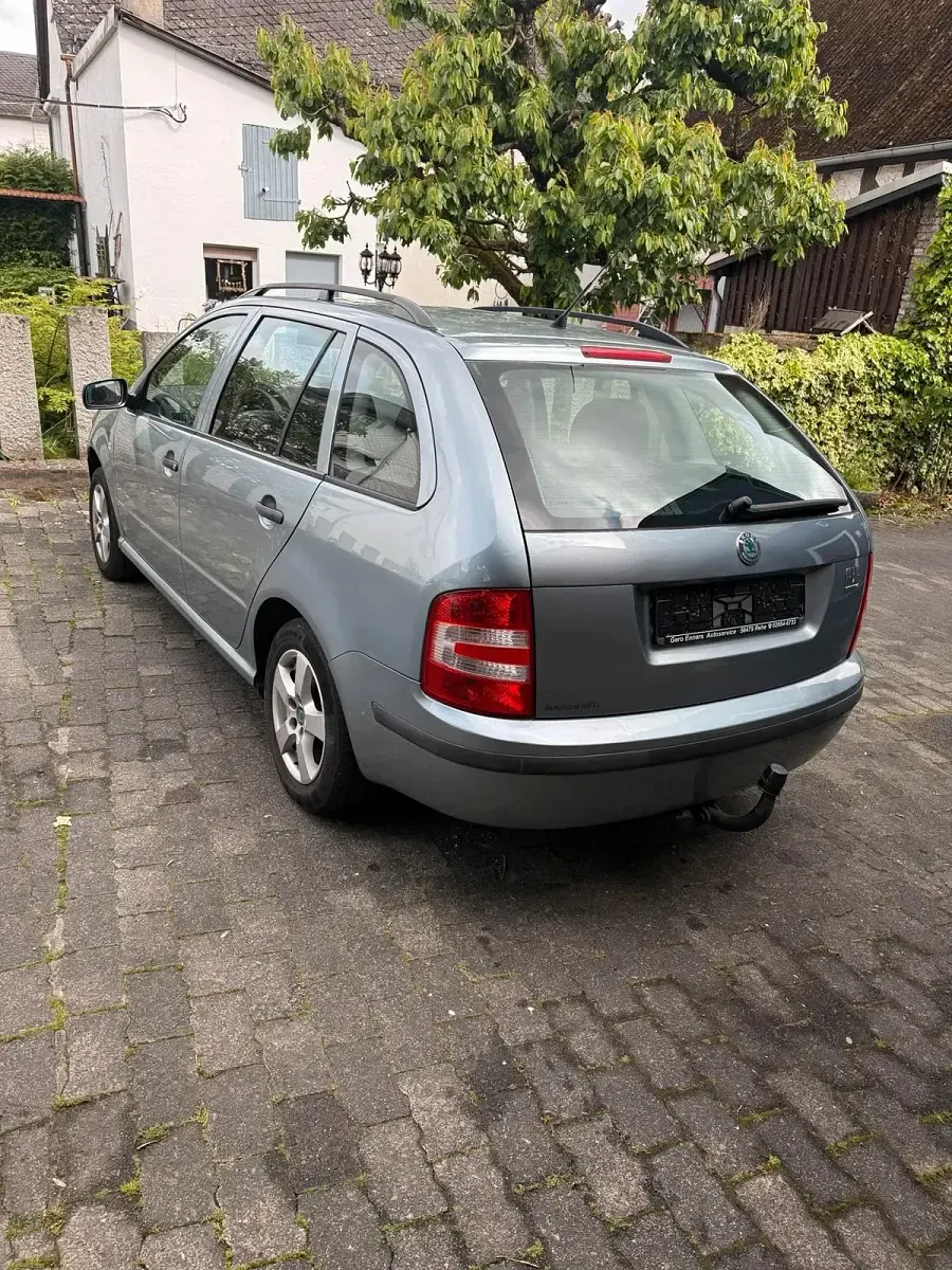 Używany Skoda Fabia 80 KM (58 kW) 2007 Szary Kombi