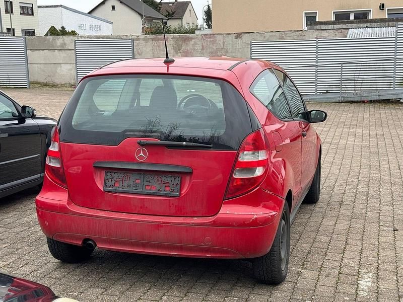 Gebraucht Mercedes A150 95 PS (69 kW) 2008 Rot Kleinwagen