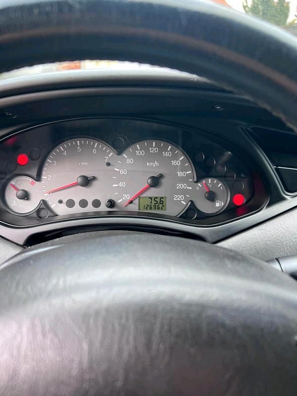 Usata Ford Focus 115 CV (84 kW) 2002 Nero Berlina