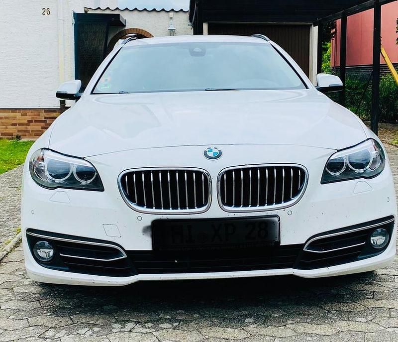 Weiß Gebraucht 2014 BMW 520 Luxury Line Kombi | 7.700 € (Fairer Preis) - Bild 1/4