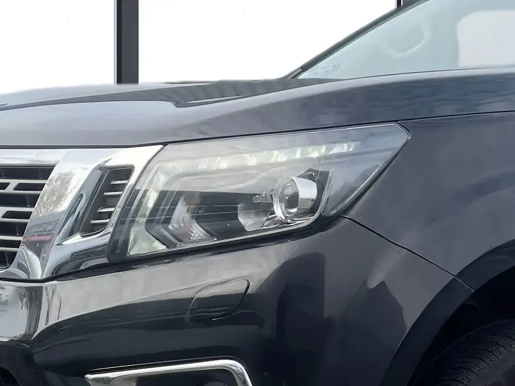 Gebraucht Nissan Navara Tekna 190 PS (139 kW) 2019 Schwarz Pickup