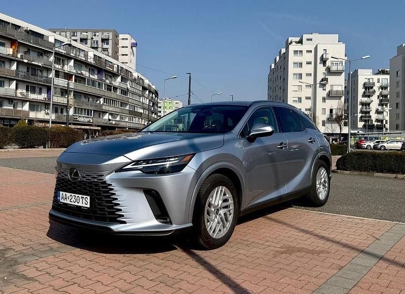 Gebraucht Lexus RX350h 250 PS (183 kW) 2024 Silber SUV