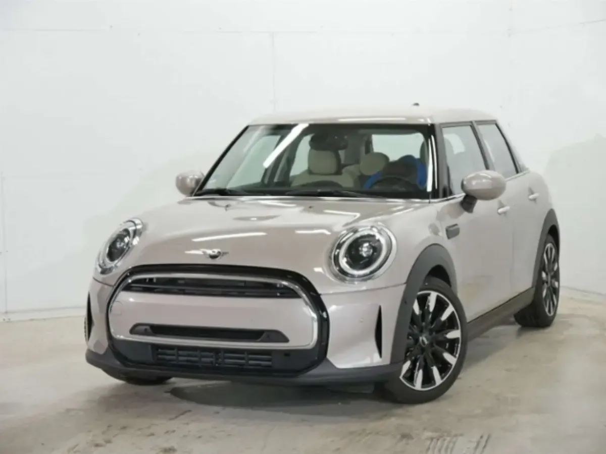 Gebraucht Mini Cooper Classic 136 PS (100 kW) 2021 Rooftop grey metallic Kleinwagen