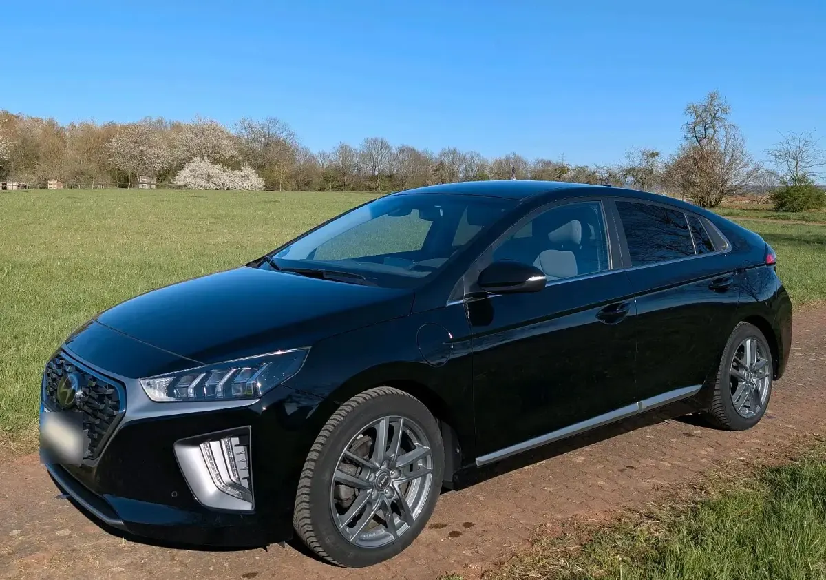Gebraucht Hyundai Ioniq 141 PS (103 kW) 2022 Schwarz Kleinwagen