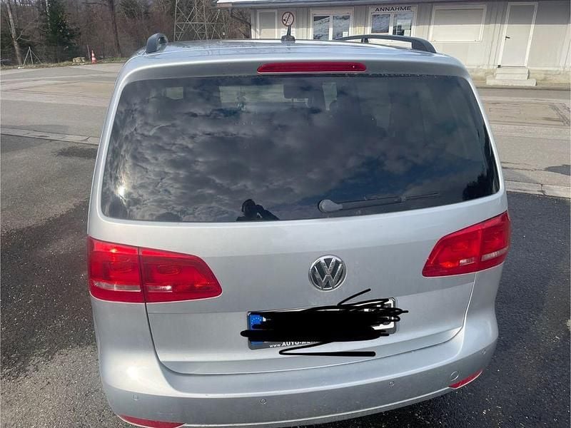 Gebraucht VW Touran 140 PS (102 kW) 2015 Silber Van / Kleinbus