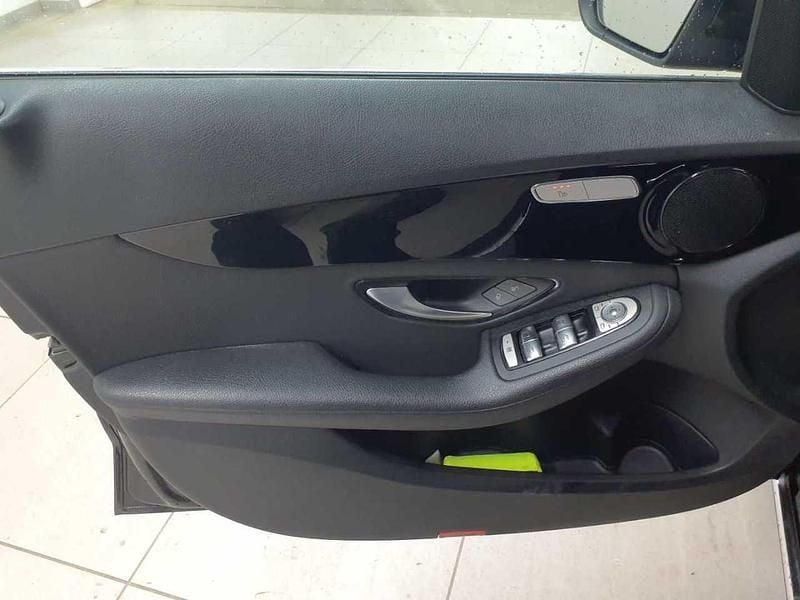 Gebraucht Mercedes C220 194 PS (142 kW) 2020 Obsidianschwarz metallic Kombi