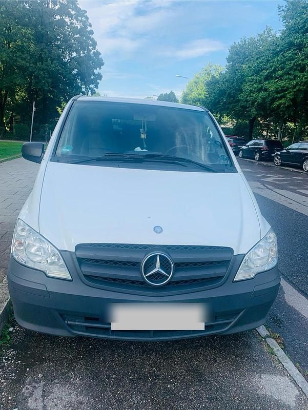 Weiß Gebraucht 2012 Mercedes Vito Van / Kleinbus | 14.250 € - Bild 1/4