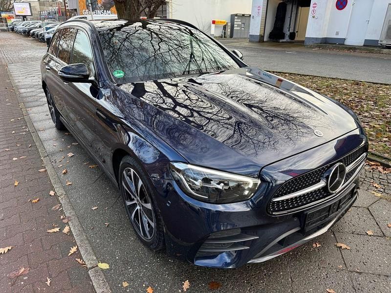 Gebraucht Mercedes E300 AMG 194 PS (142 kW) 2021 Blau Limousine