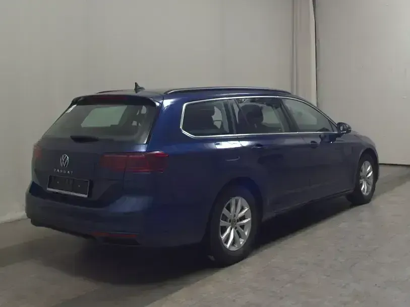 Gebraucht VW Passat Business 150 PS (110 kW) 2022 Blau Kombi