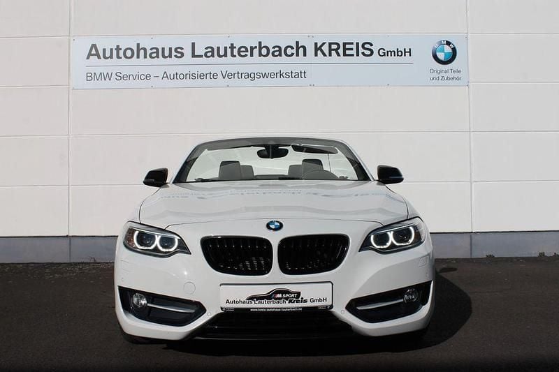 Gebraucht BMW 220 Sport Line 184 PS (135 kW) 2015 Weiß Cabrio