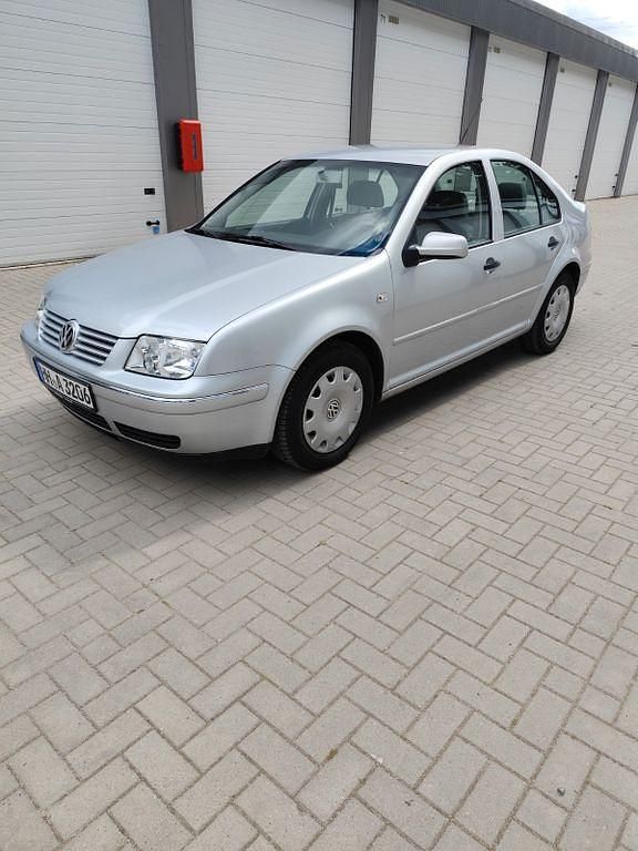 Silber Gebraucht 2002 VW Bora Trendline Limousine | 4.999 € (Teuer) - Bild 1/4
