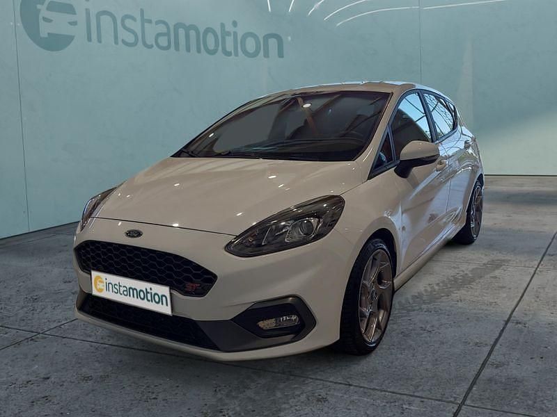 Weiß Gebraucht 2019 Ford Fiesta ST Kleinwagen | 18.499 € (Etwas zu teuer) - Bild 1/4