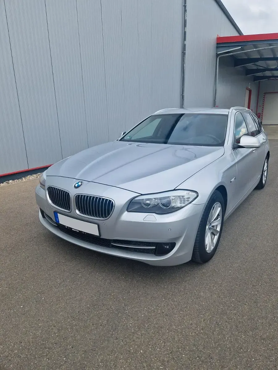 Gebraucht BMW 520 184 PS (135 kW) 2012 Silber Kombi