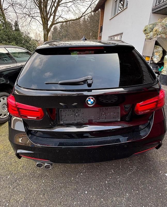 Gebraucht BMW 320 Shadowline 190 PS (139 kW) 2018 Schwarz Kombi