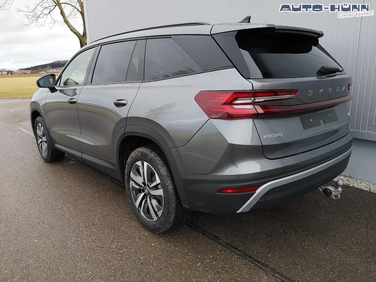 Neu Skoda Kodiaq Selection 220 PS (161 kW) 2025 Graphitegrau metallic SUV