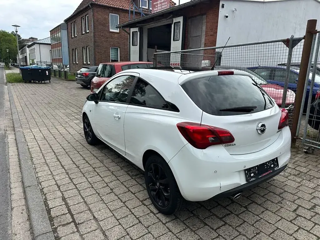 Gebraucht Opel Corsa Edition 101 PS (74 kW) 2016 Weiß Kleinwagen