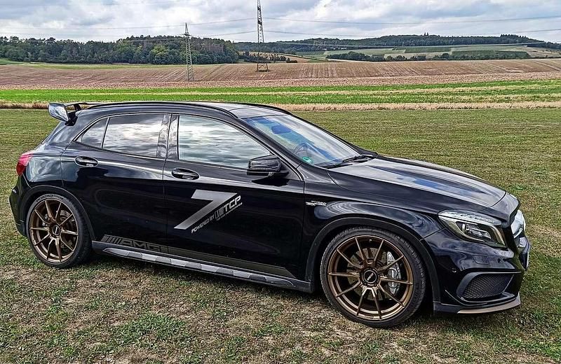 Schwarz Gebraucht 2015 Mercedes A45 AMG AMG Limousine | 24.000 € (Fairer Preis) - Bild 1/4