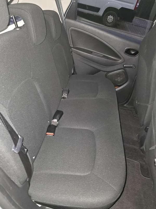 Second-hand Renault Zoe Life 80 kW (109 CP) 2020 Argintiu Hatchback