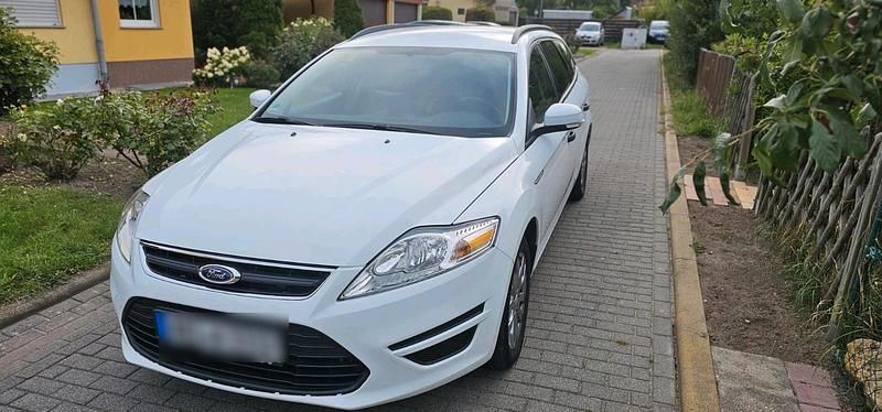 Weiß Gebraucht 2014 Ford Mondeo Kombi | 4.450 € (Superpreis) - Bild 1/4