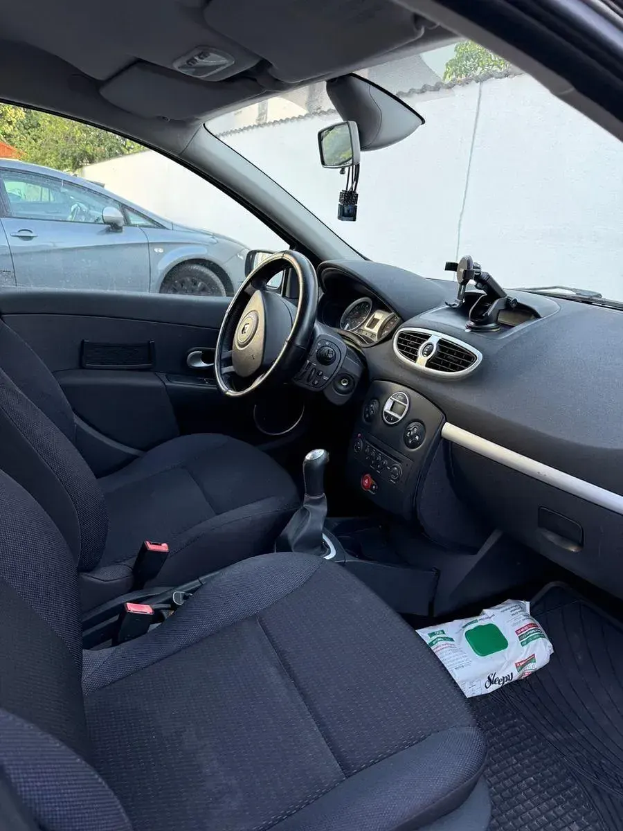 Gebraucht Renault Clio GrandTour Dynamique 101 PS (74 kW) 2008 Grau Kombi