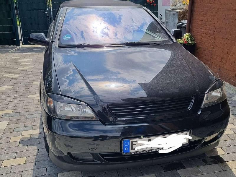 Schwarz Gebraucht 2004 Opel Astra Cabriolet Edition Cabrio | 1.600 € (Fairer Preis) - Bild 1/4