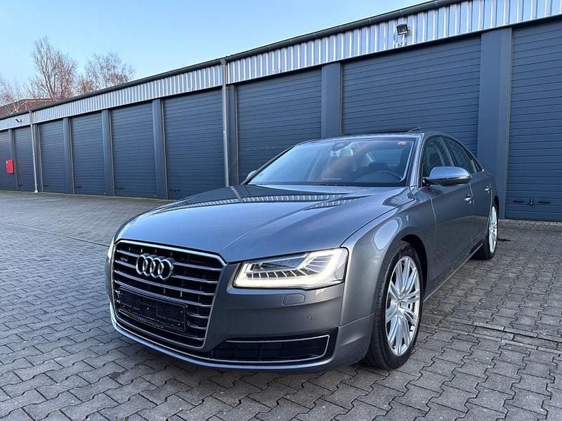 Grau Gebraucht 2014 Audi A8 Ambiente Limousine | 14.999 € (Fairer Preis) - Bild 1/4