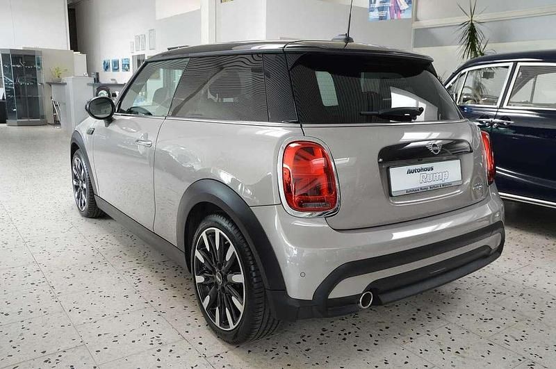 Gebraucht Mini Cooper Classic 136 PS (100 kW) 2021 Grau Kleinwagen