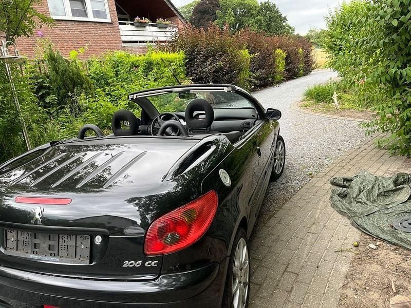 Schwarz Gebraucht 2004 Peugeot 206 CC Filou Cabrio | 1.500 € (Fairer Preis) - Bild 1/4