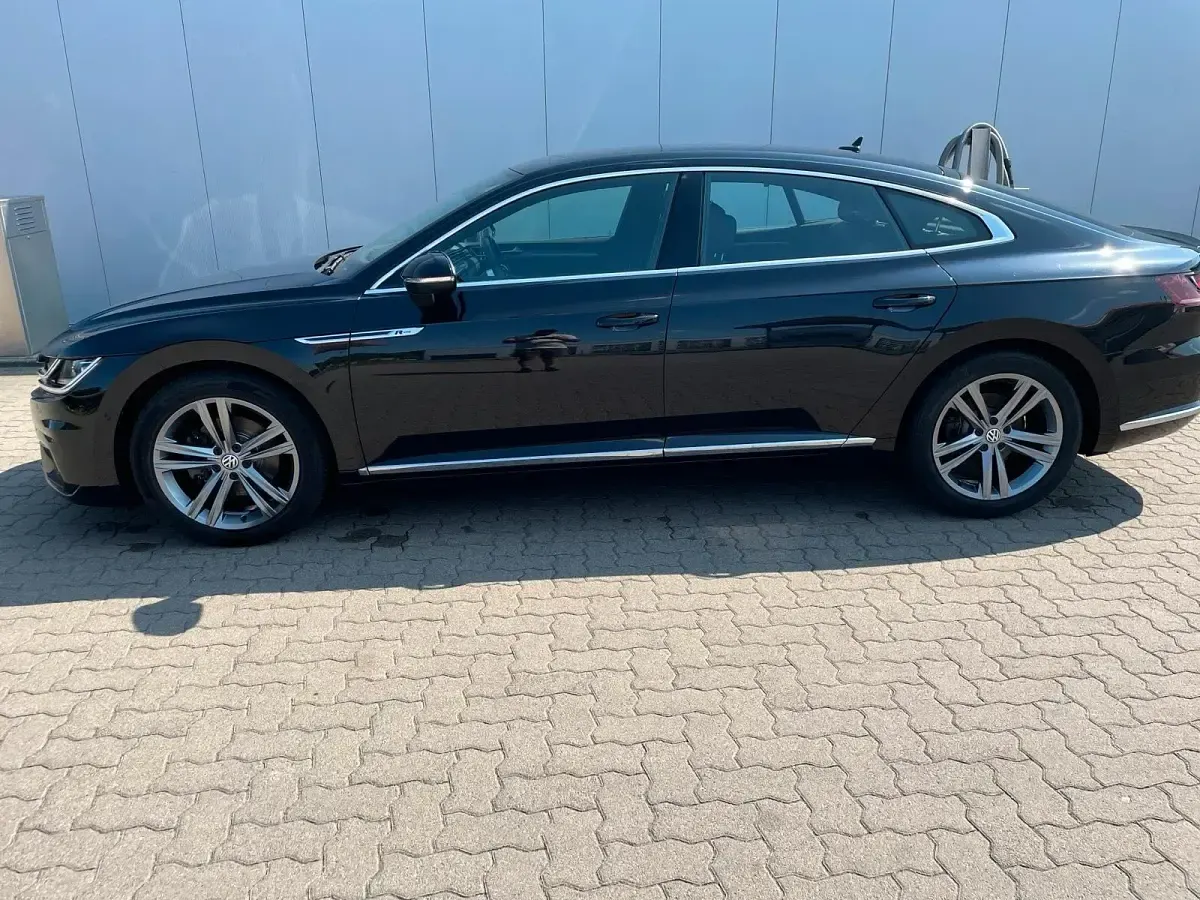 Gebraucht VW Arteon R-line 190 PS (139 kW) 2019 Schwarz Kleinwagen