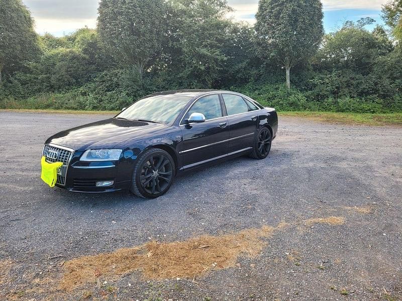 Blau Gebraucht 2009 Audi S8 Sport Limousine | 14.600 € (Fairer Preis) - Bild 1/4
