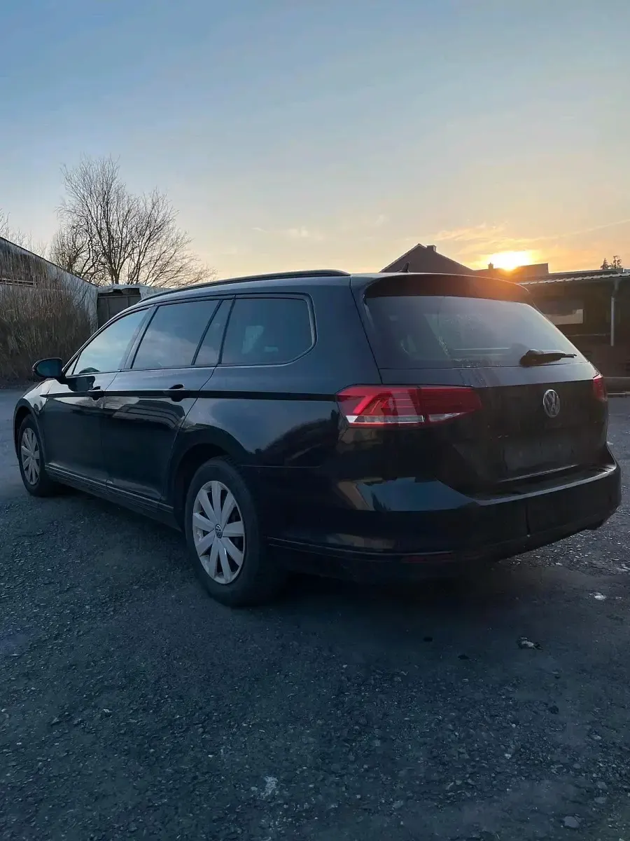 Gebraucht VW Passat 150 PS (110 kW) 2019 Schwarz Kombi