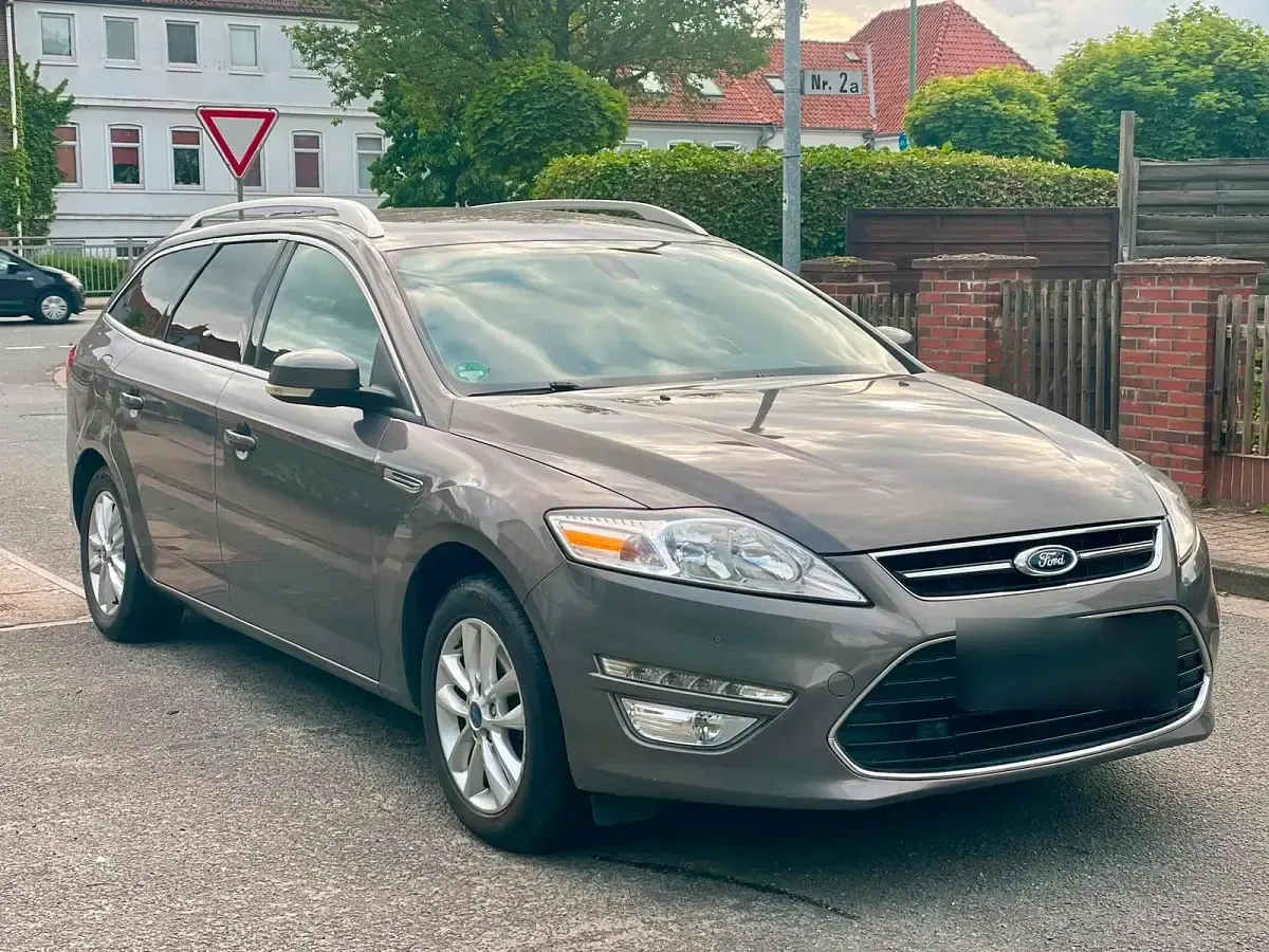 Gebraucht Ford Mondeo Titanium 160 PS (117 kW) 2011 Grau Kombi