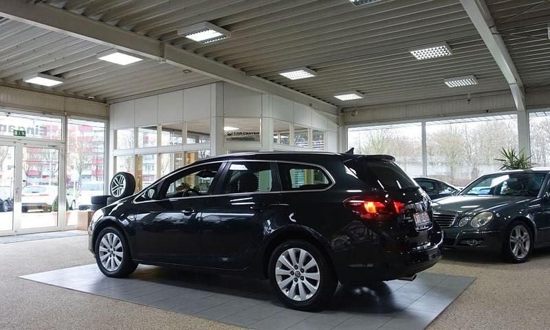 Gebraucht Opel Astra Innovation 165 PS (121 kW) 2012 Schwarz Kombi
