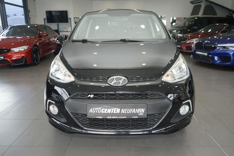 Gebraucht Hyundai i10 Passion 87 PS (63 kW) 2016 Schwarz Kleinwagen