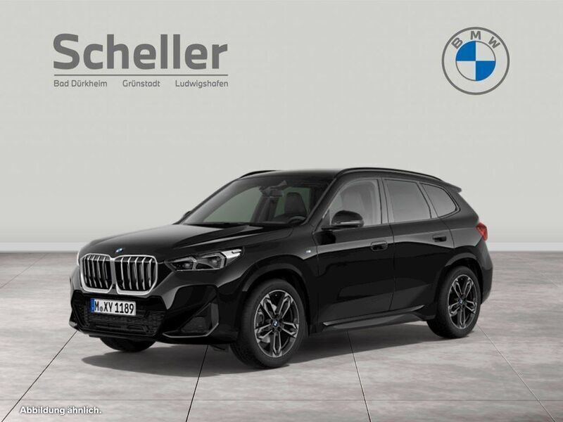 Schwarz Neu 2025 BMW X1 M Sport SUV | 58.762 € - Bild 1/4