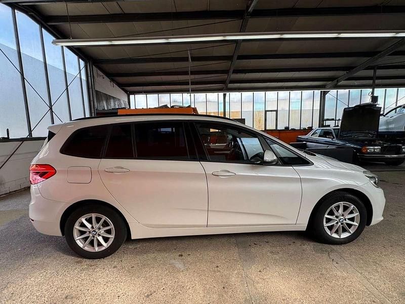 Gebraucht BMW 216 Advantage 102 PS (75 kW) 2016 Mineralweiss Van / Kleinbus